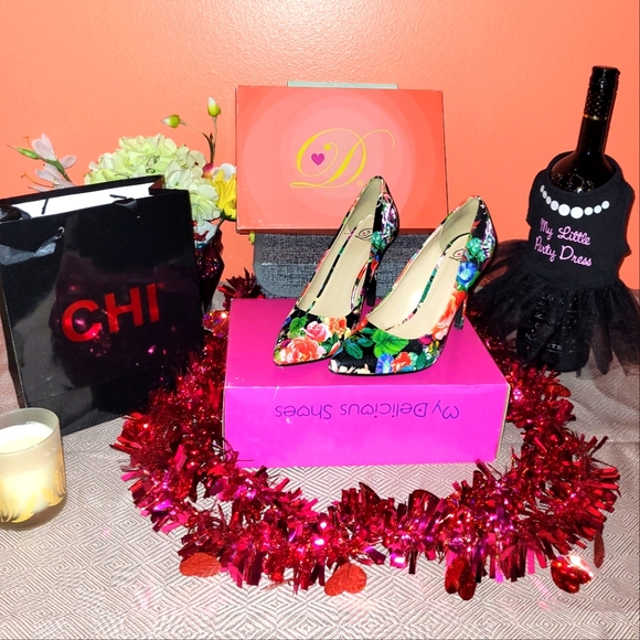 Size 8 Delicious Shoes - Picture 1 of 3